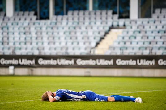 IFK Göteborgs August Erlingmark deppar