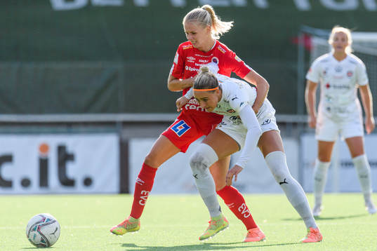 Örebros Nellie Lilja och Rosengårds Sanne Troelsgaard