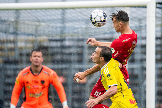 IFK Norrköpings Henrik Castegren och Falkenbergs Anton Wede
