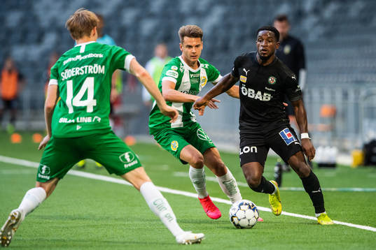 Hammarbys Alexander Kacaniklic och Örebros Kevin Wright