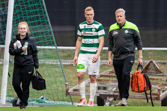 Västerås David Engström kliver av skadad