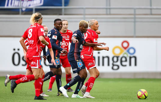 Linköpings Orji Ebere och Uchenna Grace Kanu