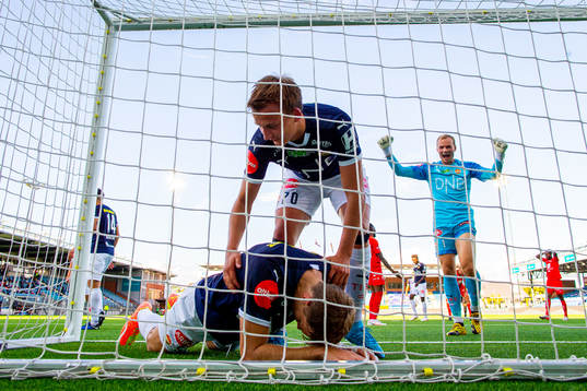Sondre Fosnæss Hanssen and goalkeeper Viljar Myhra of