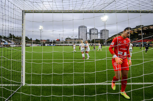 Rosengårds målvakt Zecira Musovic deppar
