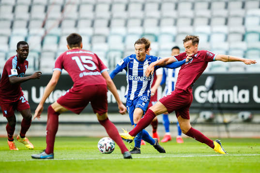IFK Göteborgs Patrik Karlsson Lagemyr och Malmö FFs Eric