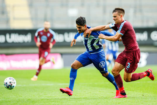 IFK Göteborgs Hosam Aiesh och Malmö FFs Jonas Knudsen