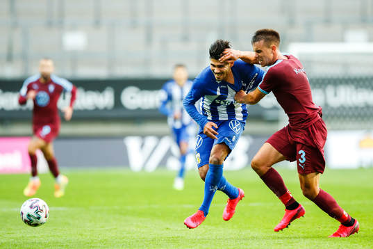 IFK Göteborgs Hosam Aiesh och Malmö FFs Jonas Knudsen