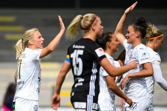 Rosengårds Mimmi Larsson jublar