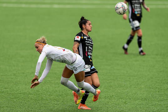 Rosengårds Sanne Troelsgaard mot Piteås Fernanda Da Silva