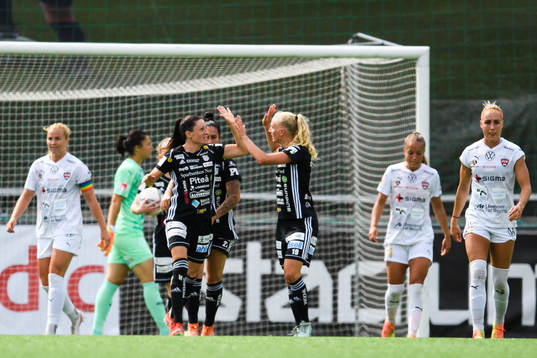 Piteås Josefin Johansson jublar
