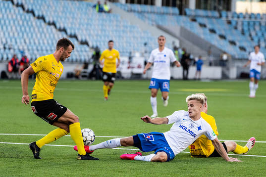 IFK Norrköpings Eric Smith i en situation i straffområdet