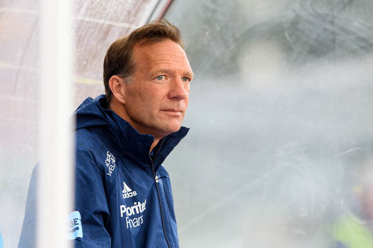 Djurgårdens tränare Kim Bergstrand före fotbollsmatchen