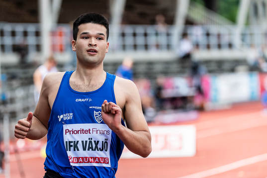 Thomas Jones, IFK Växjö, vinner herrarnas 100 m