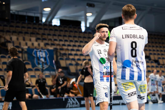 Helsingborgs Jonathan Skoglösa och Mattias Andersson jublar