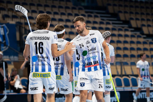 Helsingborgs Fredi Petersson och Nicklas Lidholm jublar