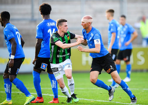 GAIS Aiden Harvey och Halmstads Andreas Johansson