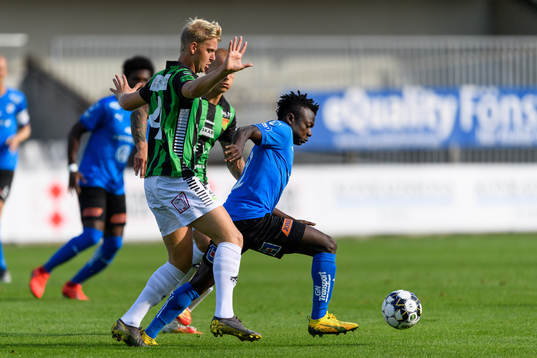 GAIS Joackim Åberg och Halmstads Thomas Boakye