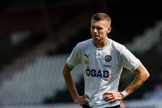 Örebros Jake Larsson deppar