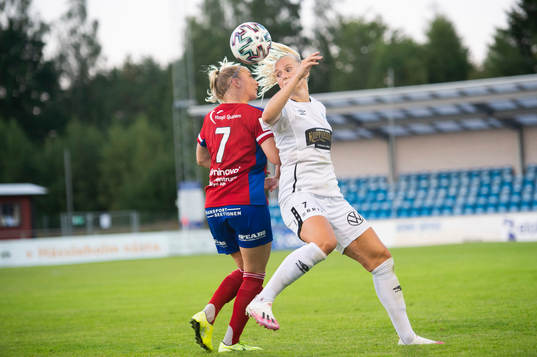 Göteborgs Stina Blackstenius och Vittsjös Malin Winberg