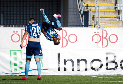 Djurgårdens Edward Chilufya gör 0-3 och jublar