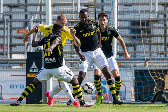 s Ebenezer Ofori och Henok Goitom