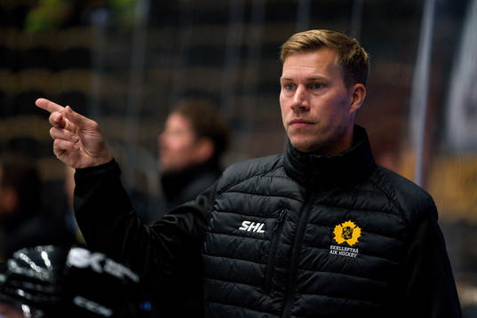 Skellefteås assisterande Andreas Falk