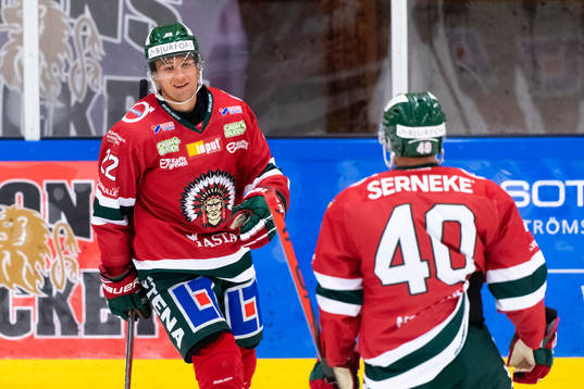 Frölundas Linus Nässén jublar