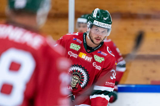 Frölundas Theodor Lennström innan träningsmatchen i