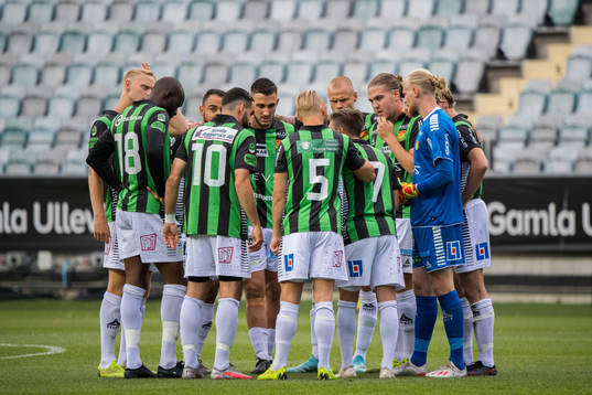 GAIS spelare samlas