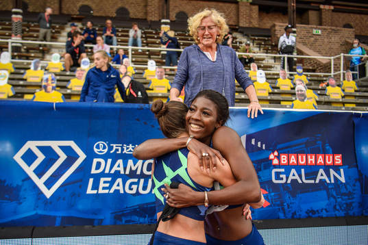 Maryna Bekh-Romanchuk of Ukraine and Khaddi Sagnia of