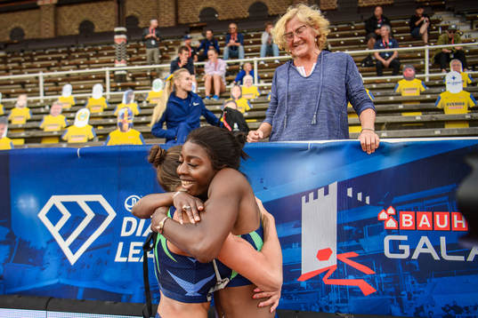 Maryna Bekh-Romanchuk of Ukraine and Khaddi Sagnia of