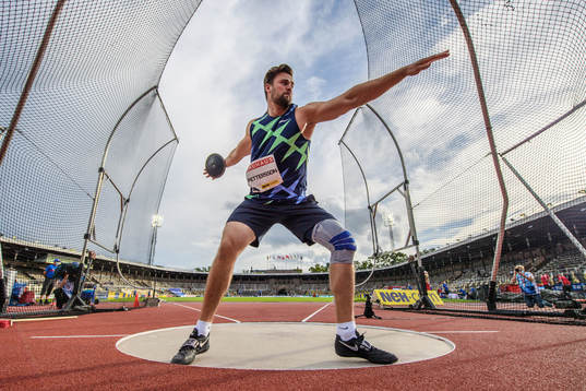 Simon Pettersson of Sweden