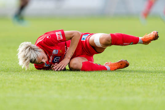 Linköpings Lina Hurtig faller