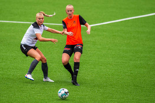 Frida Abrahamsen of Amazon Grimstad and Nina Vestbøstad of