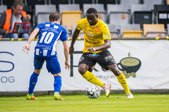 Mjällbys Moses Orwohicho Ogbu  och IFK Göteborgs Patrik