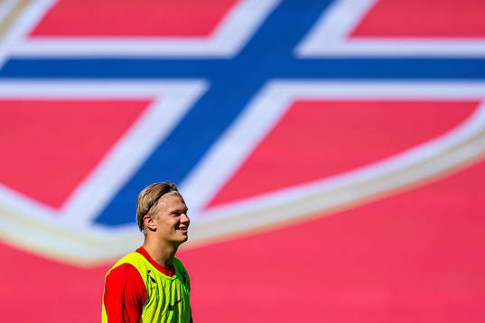 Bläddra bland fler bilder av Football, Nations League, Norway, training