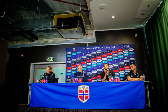 Svein Graff, Lars Lagerbäck, Joshua King and Omar