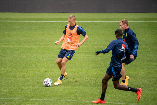 Ludwig Augustinsson against Alexander Isak and Dejan