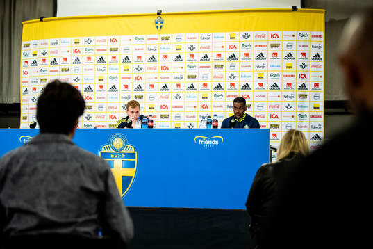 Dejan Kulusevski and Alexander Isak of the Swedish national