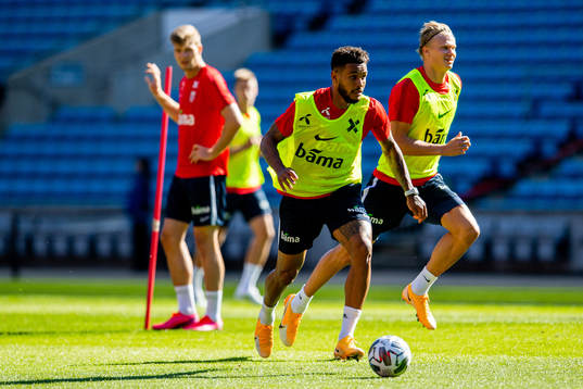 Joshua King and Erling Braut Haaland of the Norwegian