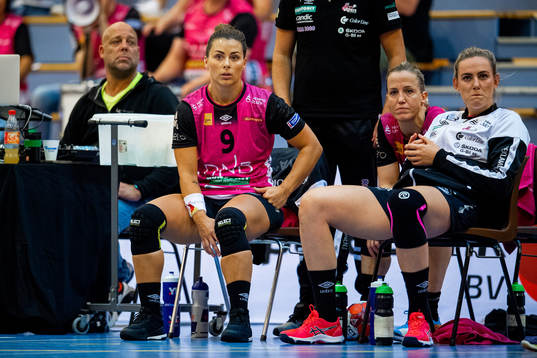Nora Mørk, Heidi Løke and Emilie Hegh Arntzen of Vipers
