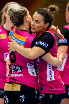 Malin Aune and Nora Mørk of Vipers