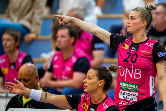 Nora Mørk and Jeanett Egebakken Kristiansen of Vipers