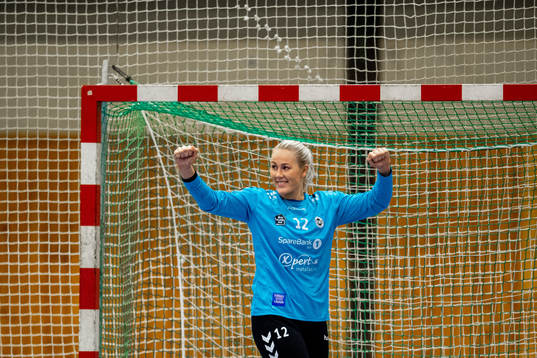 Goalkeeper Eline Fagerheim of Flint celebrates
