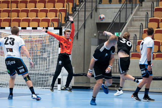 Helsingborgs Emil Hansson och Amos målvakt Wilhelm