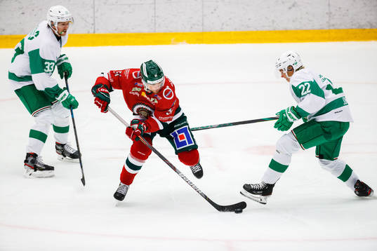 Frölundas Mats Rosseli Olsen och Rögles Samuel Jonsson