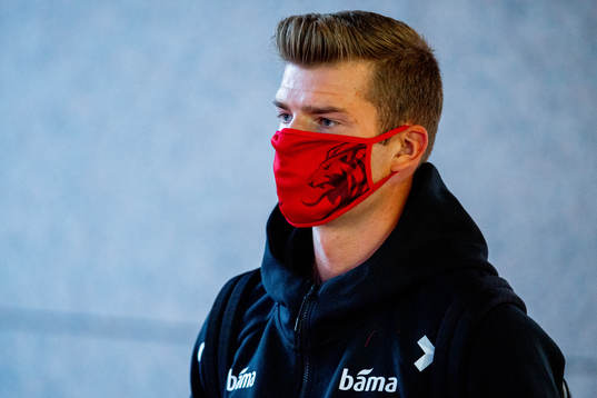 Alexander Sørloth of Norway arrives wearing a face mask