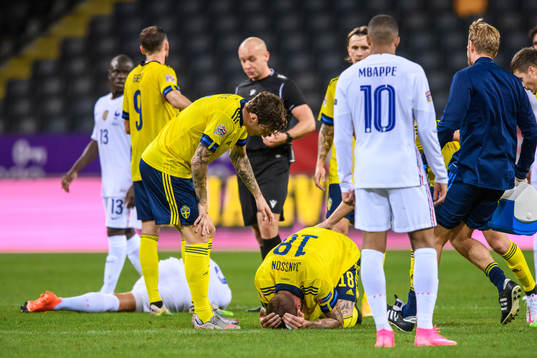 Pontus Jansson of Sweden in pain