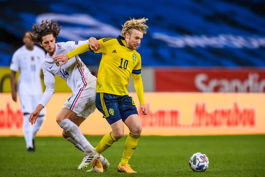 Adrien Rabiot of France and Emil Forsberg of Sweden