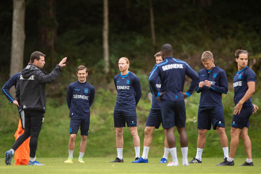 IFK Göteborgs tränare Ferran Sibila instruerar